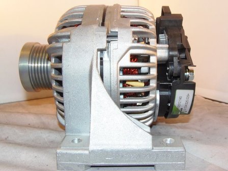 Dynamo 140A. Volvo nieuw