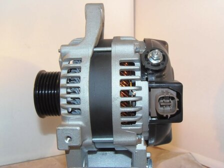 Dynamo 100A Toyota Auris Corolla benzine nieuw