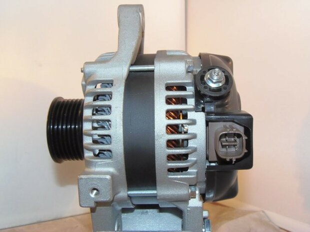 Dynamo 100A Toyota Auris Corolla benzine nieuw