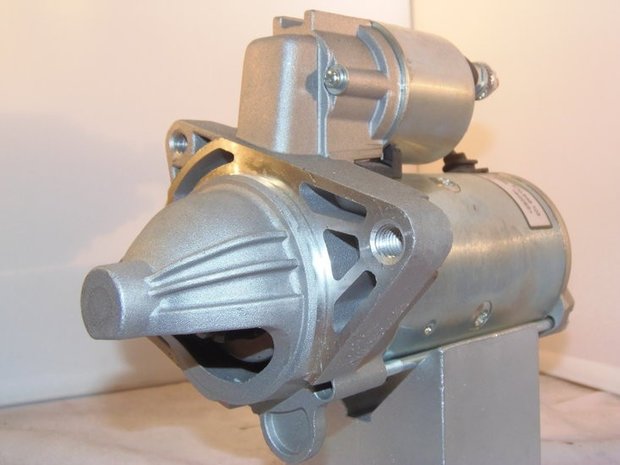 Startmotor 2,2kW Nissan Opel Renault nieuw